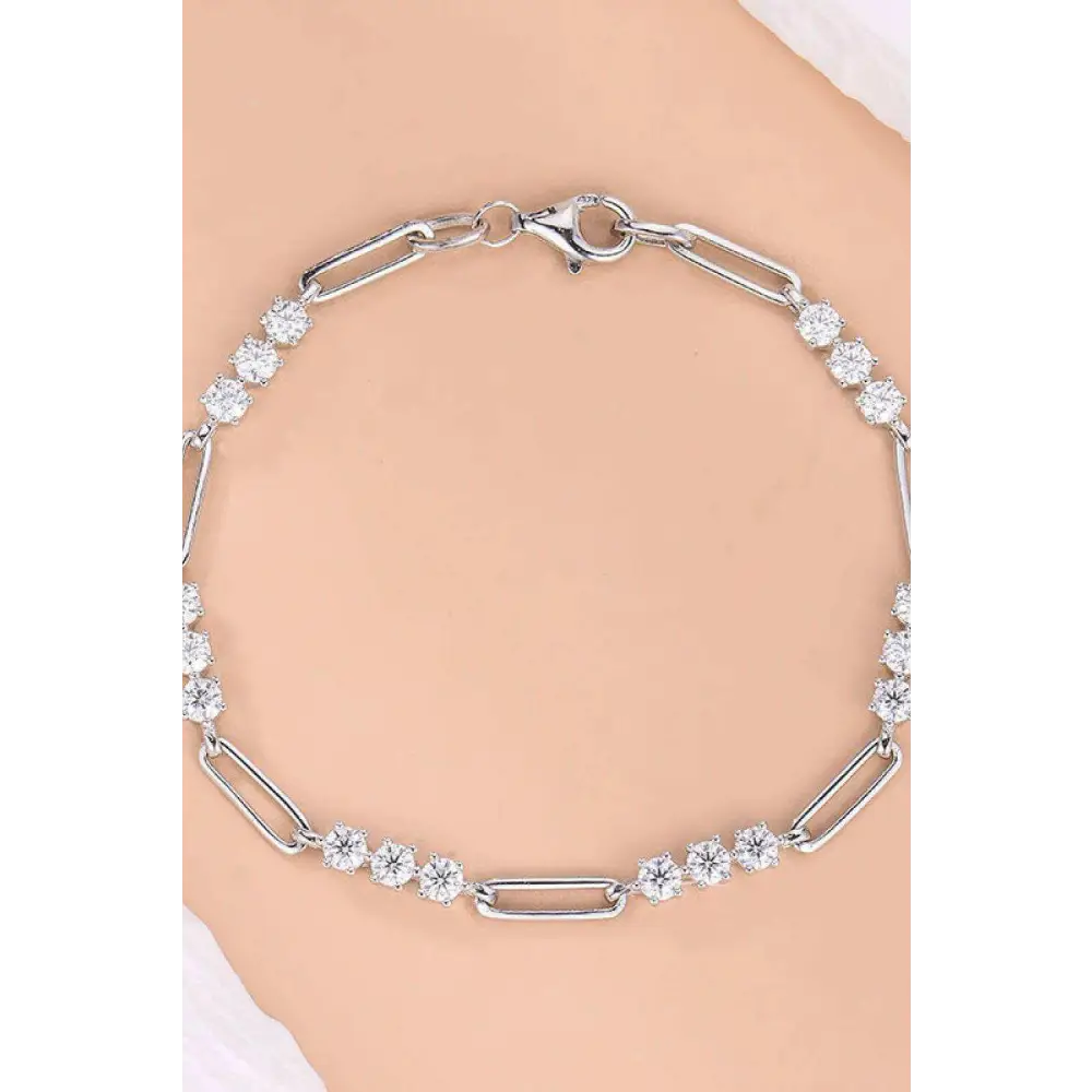 Exquisite 8 carat moissanite bracelet for luxury fashion for women $230 a stunning matching box, perfect for gifting