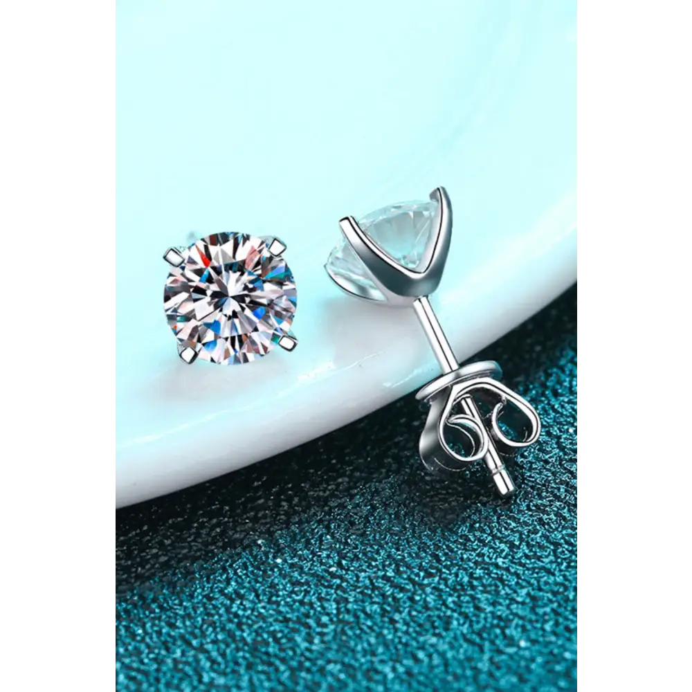 Exquisite 1 carat moissanite stud earrings for luxury fashion women $28.99 1-pair a stunning matching box