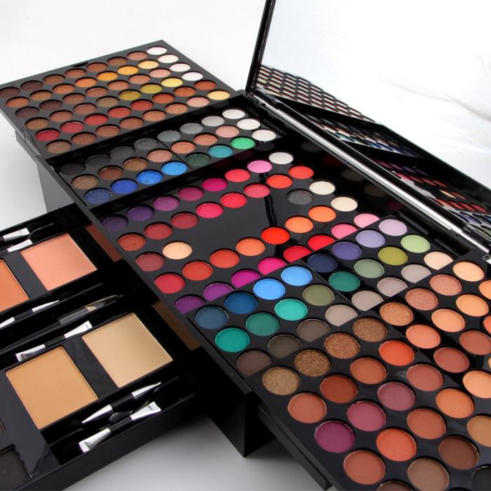 Experience luxury fashion with the 180 colors eyes shadow blush set