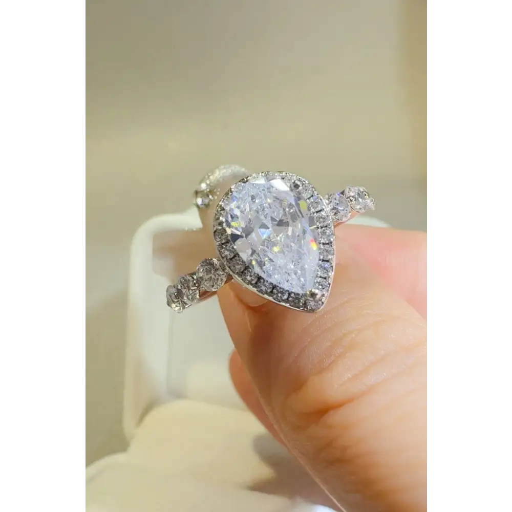 Exquisite 2 carat moissanite ring for luxury fashion and exclusive jewelry $85.99 1-piece a beautifully crafted