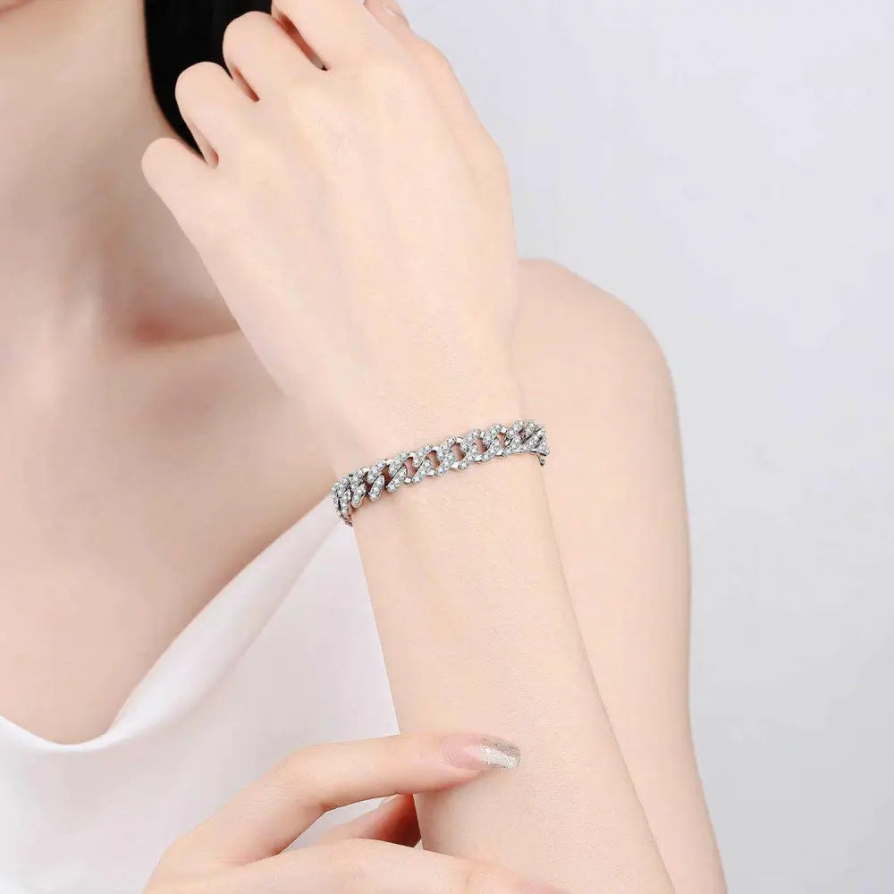 Exquisite 63 carat moissanite bracelet for luxury fashion enthusiasts $399 1-piece no certificate of authenticity