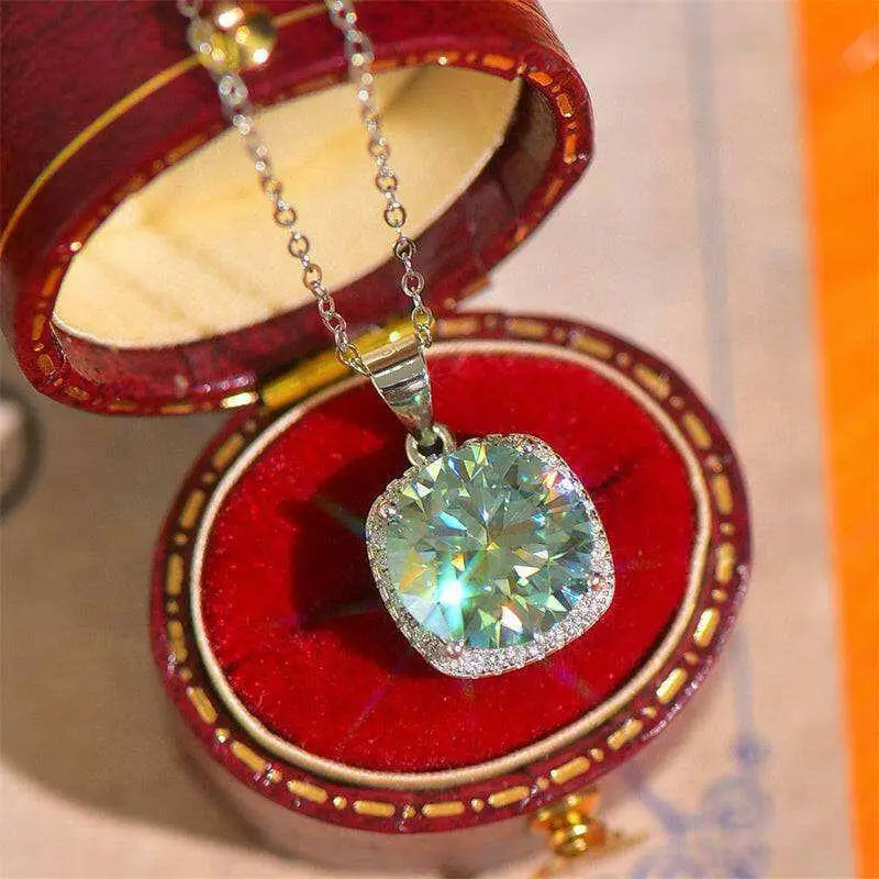 Exquisite 5 carat moissanite pendant for luxury fashion and exclusive jewelry $176 1-piece experience the allure