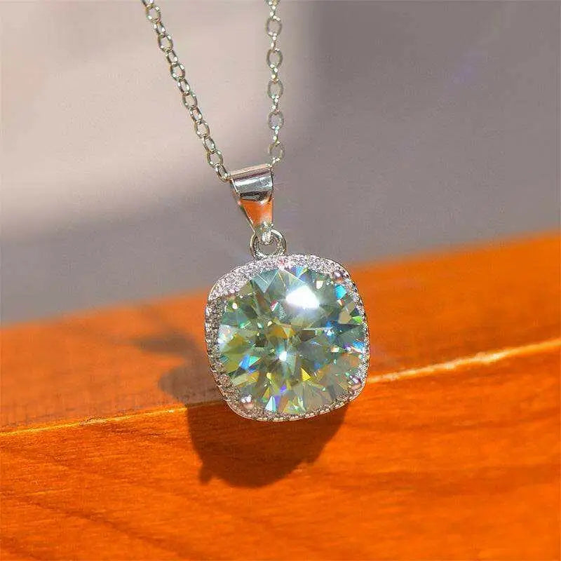 Exquisite 5 carat moissanite pendant for luxury fashion and exclusive jewelry $176 1-piece experience the allure