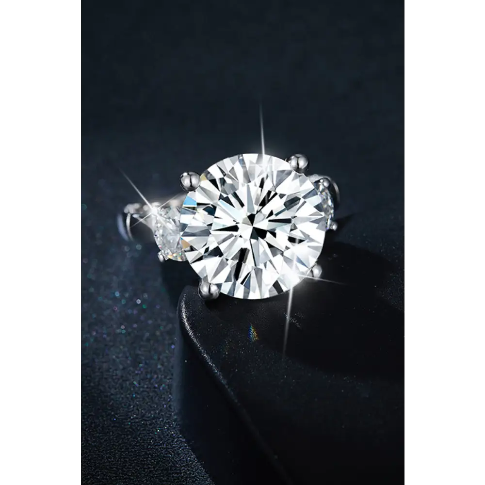 Luxurious 8.6 carat moissanite ring for exclusive jewelry and accessories $245.99 modern a breathtaking minimalist