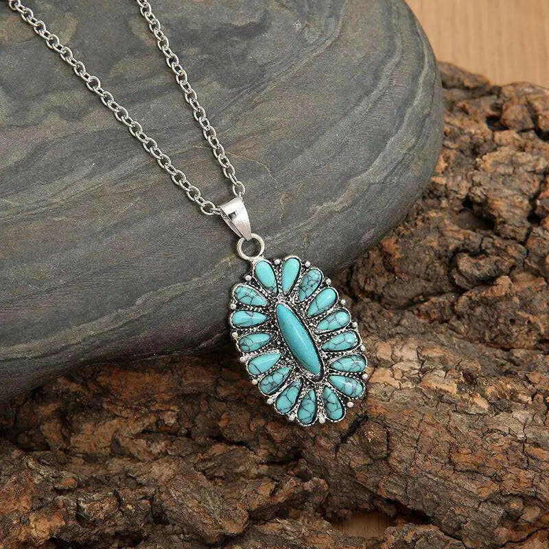 Exquisite turquoise pendant necklace for luxury fashion enthusiasts $9.99 alloy, artificial turquoise – a stunning