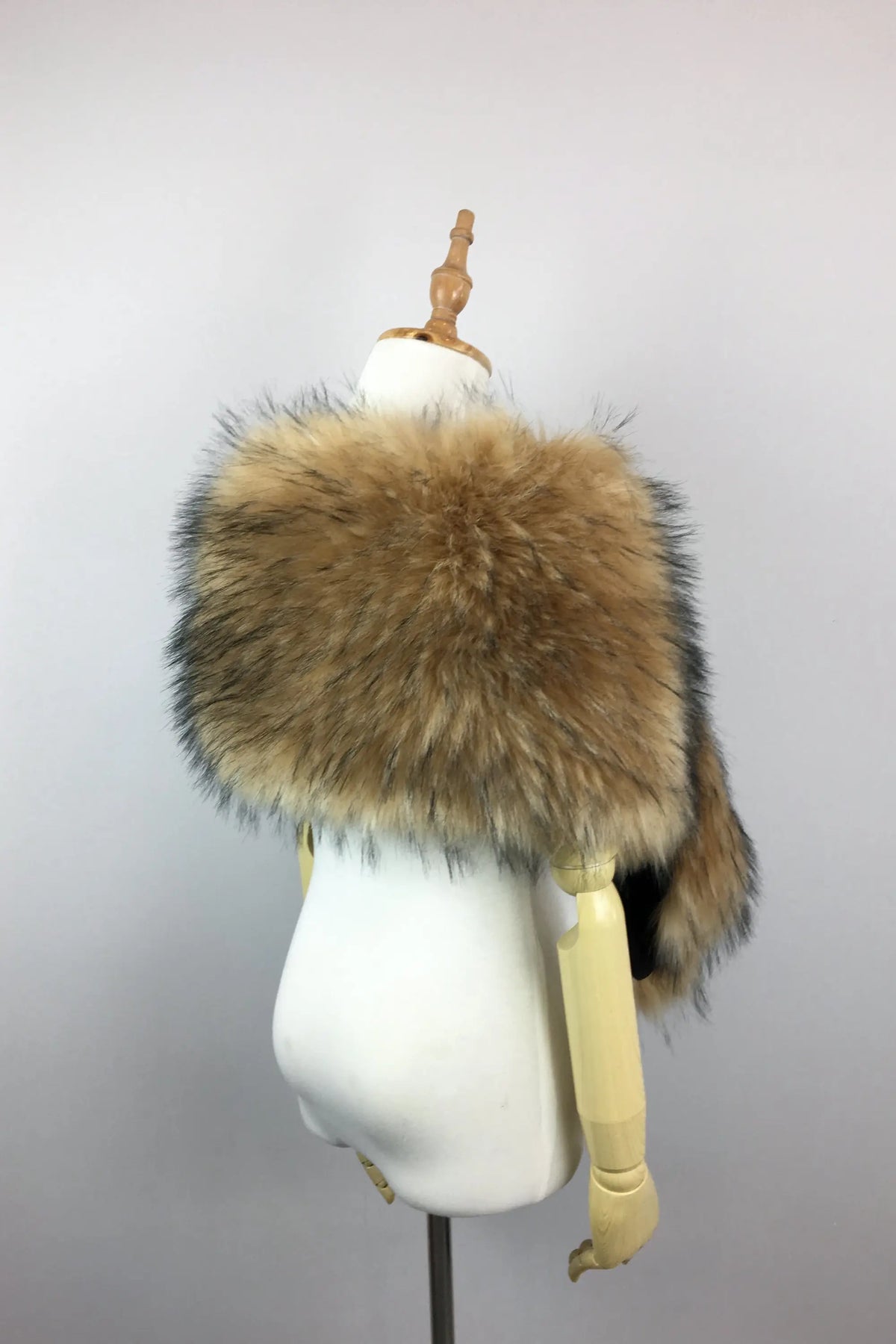 Brown Fur Shawl (Lilian LBrw02)