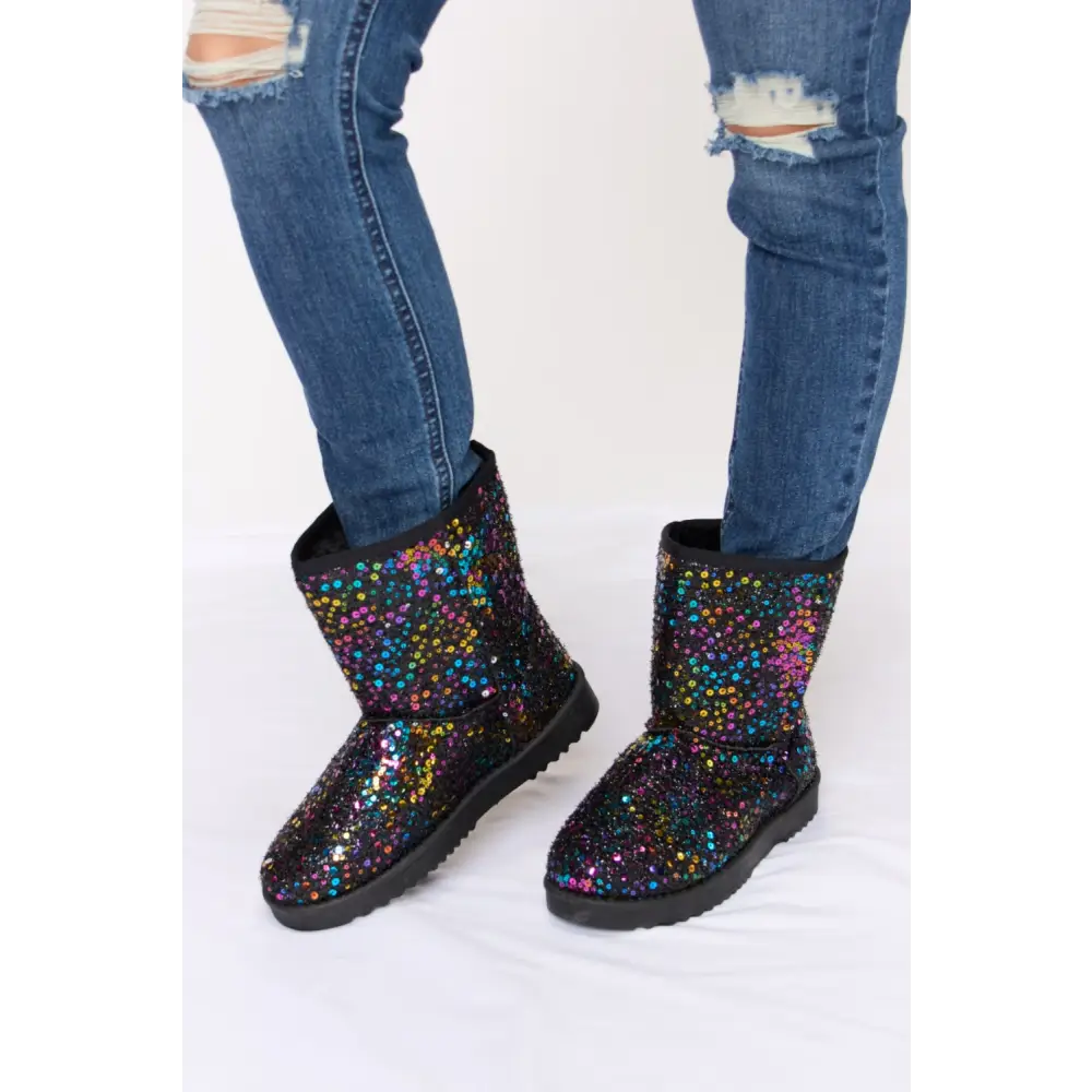 Elevate winter style with luxury sequin thermal flat boots for women $18.99 sequin thermal flat boots epitomize