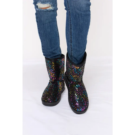 Elevate winter style with luxury sequin thermal flat boots for women $18.99 sequin thermal flat boots epitomize