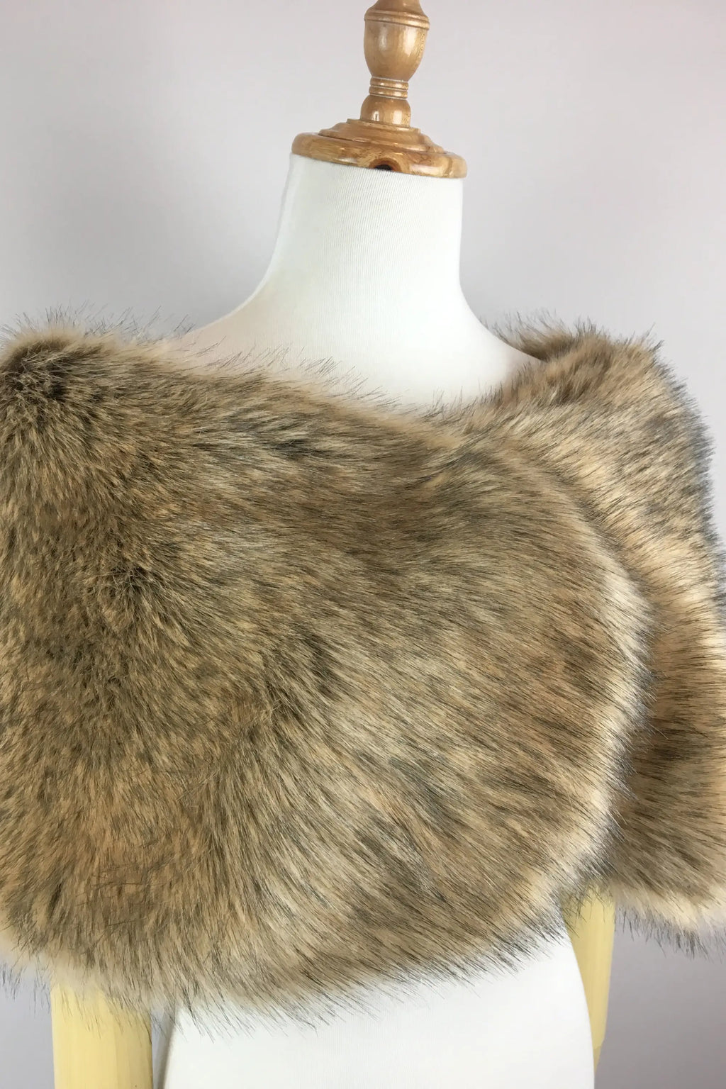 Honey Brown Fur Wrap (Serena LBrw03)