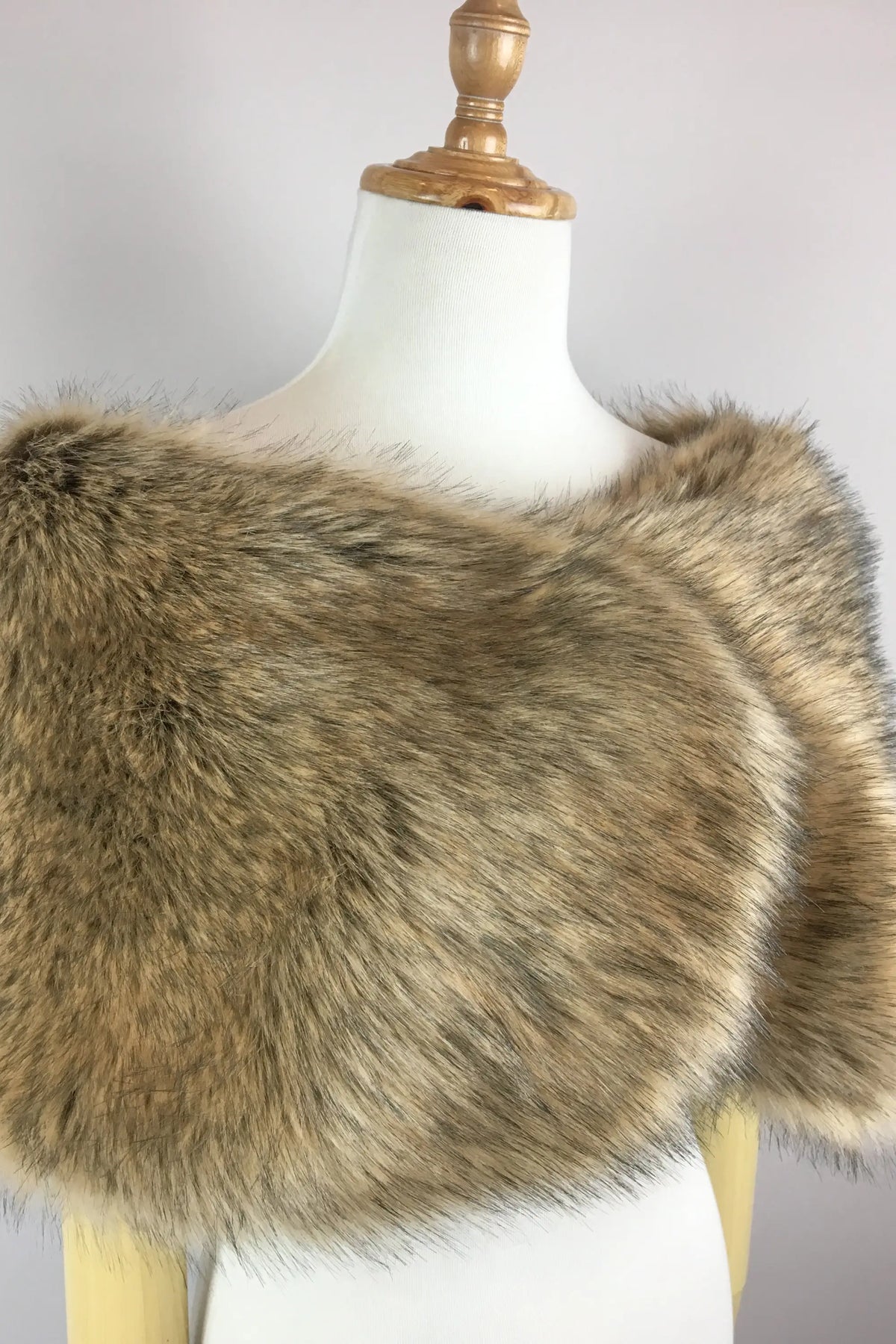 Honey Brown Fur Wrap (Serena LBrw03)