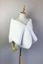 Light Ivory Bridal Faux Fur Shawl (Butterfly Ivy05)
