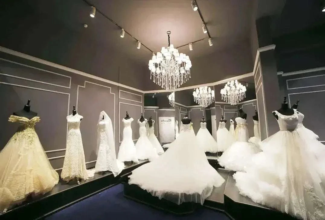 Luxury Lace Appliques Wedding Dresses Sexy Backless Sweetheart Ball Gowns Mermaid Sweep Train Formal Bridal Party Amanda Novias