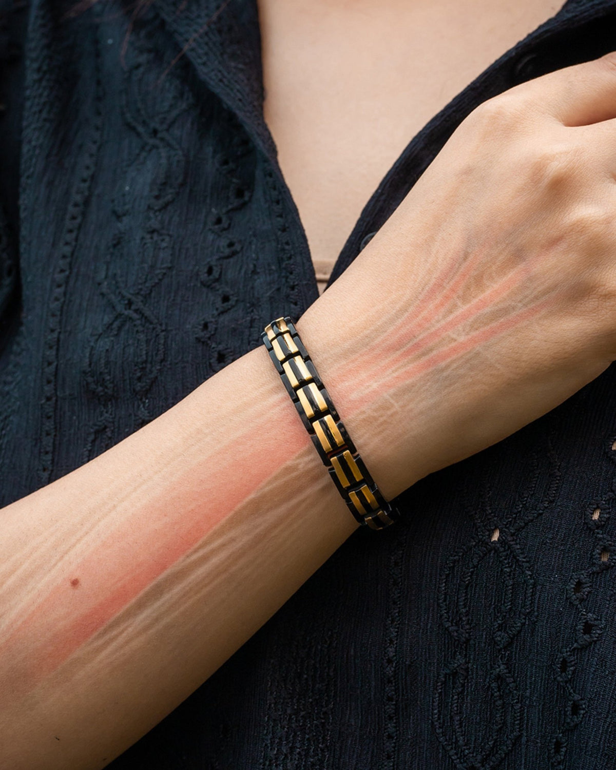 EllipseMAX Magnetic Bracelet for Women (Black & Gold) - Maven Couture IncBracelet