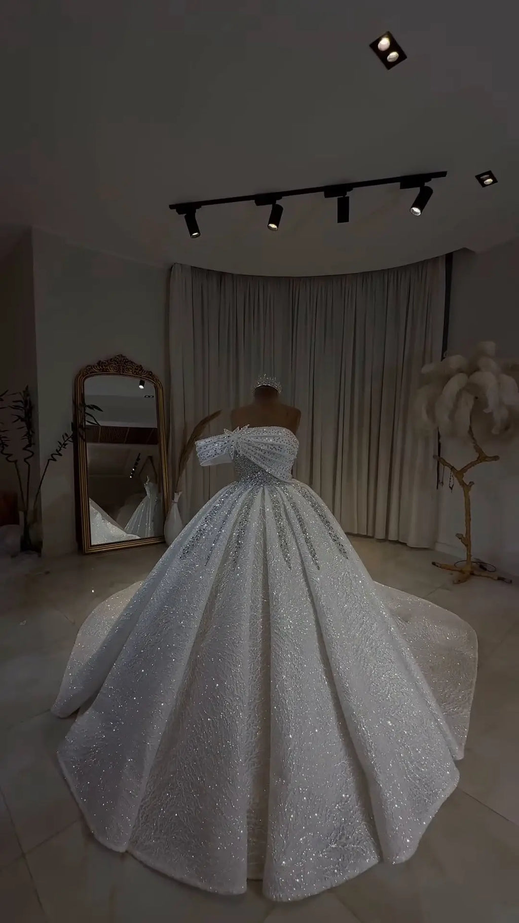 Midnight Elegance Crystal Luxury Wedding Dress GD103