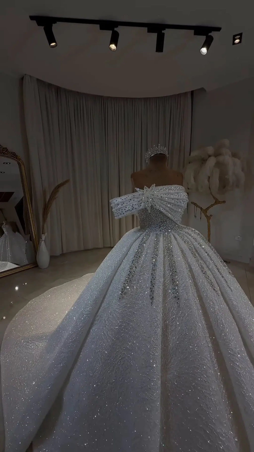 Midnight Elegance Crystal Luxury Wedding Dress GD103