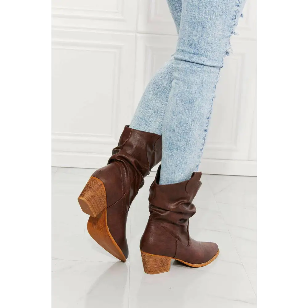 Elegant texas scrunch cowboy boots for luxury fashion enthusiasts $56 cowboy boots have undeniably taken the internet