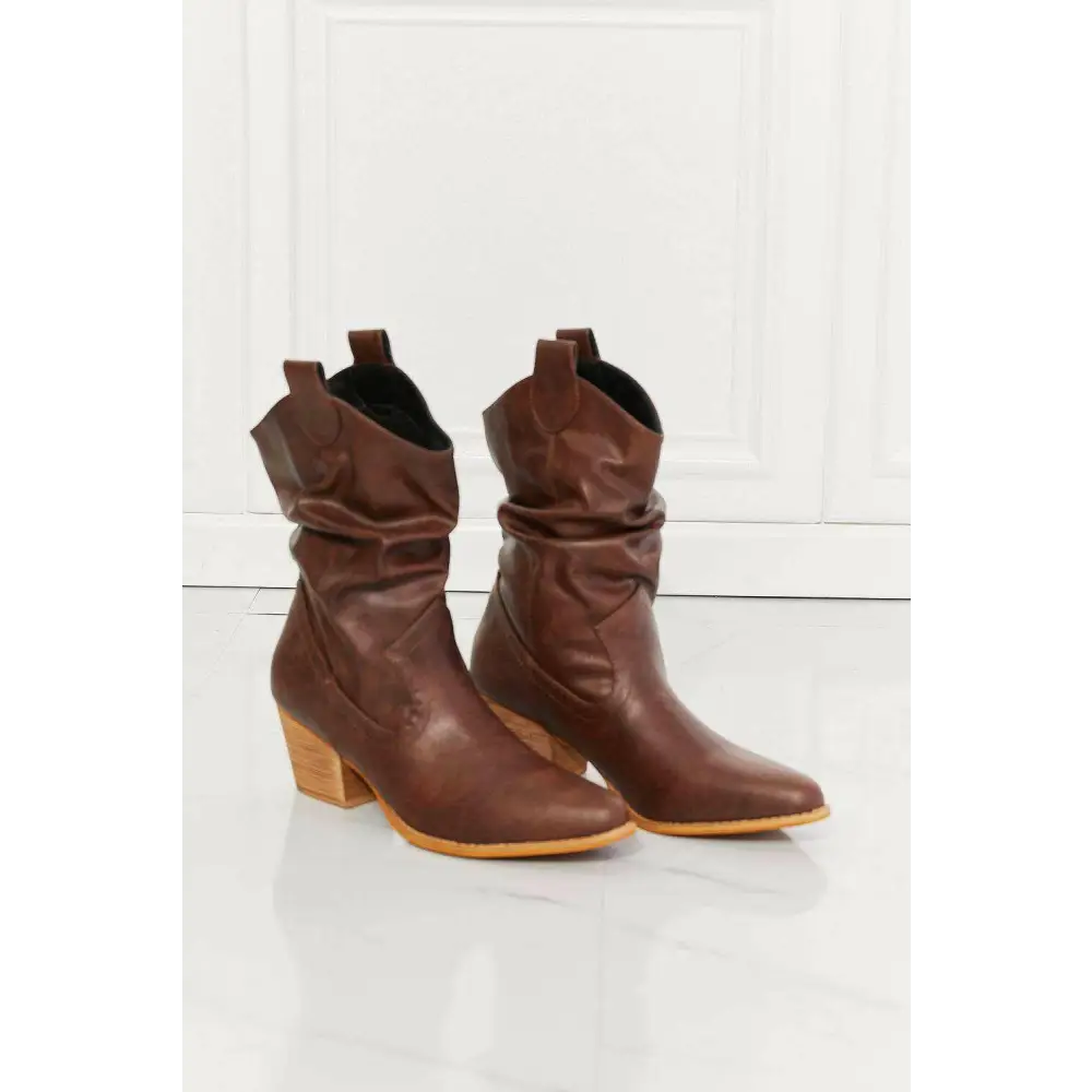 Elegant texas scrunch cowboy boots for luxury fashion enthusiasts $56 cowboy boots have undeniably taken the internet