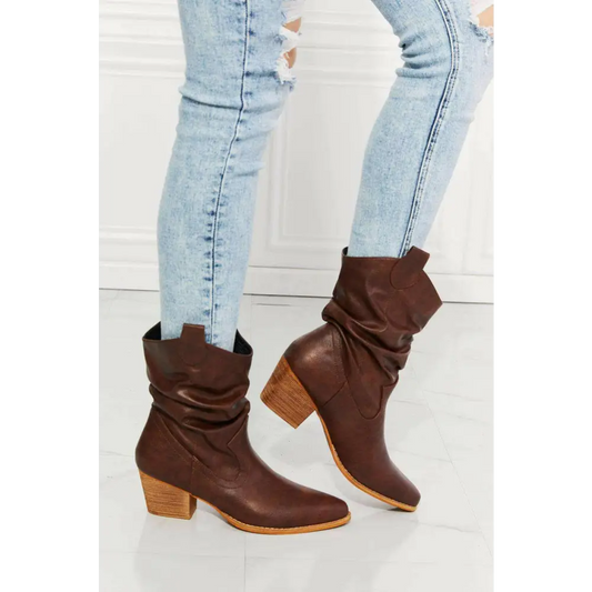 Elegant texas scrunch cowboy boots for luxury fashion enthusiasts $56 cowboy boots have undeniably taken the internet