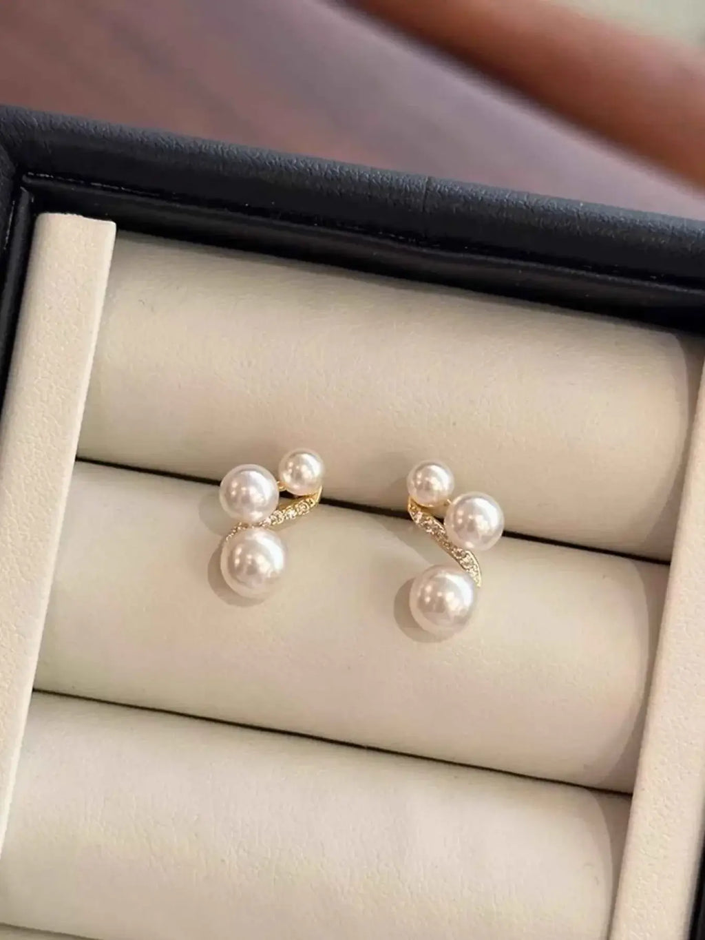 Pearl Cluster Earrings featuring multiple synthetic pearls with 18K gold-plated and zircon accents on silver needles