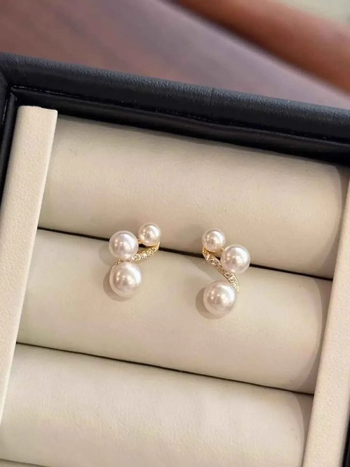 Pearl Cluster Earrings featuring multiple synthetic pearls with 18K gold-plated and zircon accents on silver needles