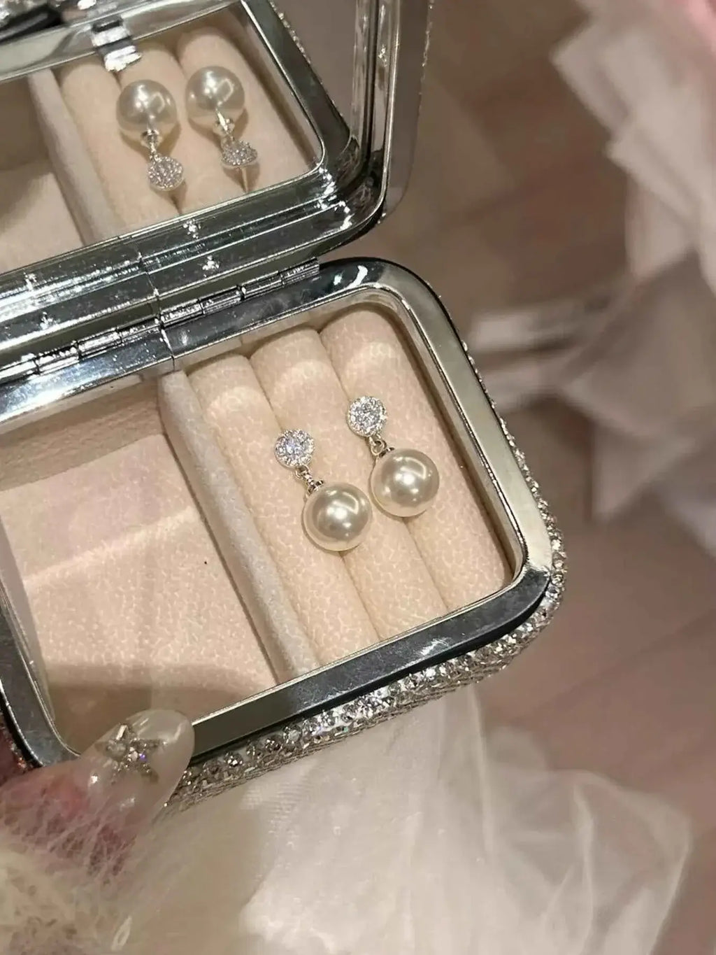 Pearl Drop Earrings with synthetic white pearls and zircon accents set on 925 silver needles in a sparkling jewelry box
