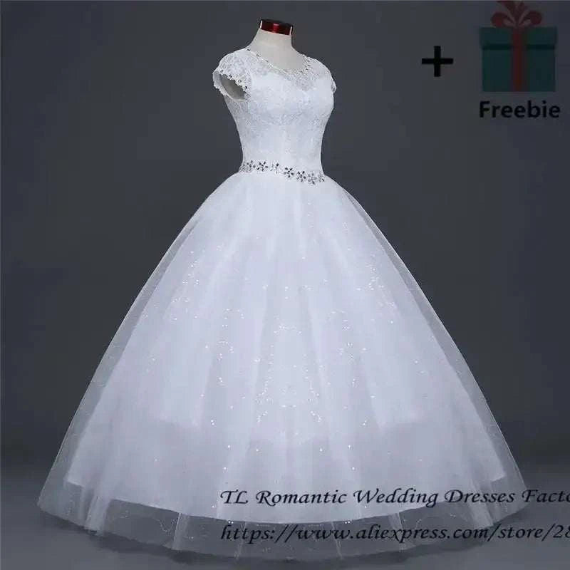 Plus size Vestidos white lace sleeveless ball gown wedding dress with sequin embellishments and natural waistline