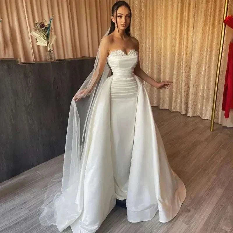 Sexy White Wedding Dresses strapless satin mermaid gown with detachable lace sweetheart train and sheer veil