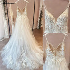 Spaghetti Straps Vintage Lace Wedding Dress With V Neckline Bride Dress Tulle Beach Bridal Gown trouwjurk  Customized