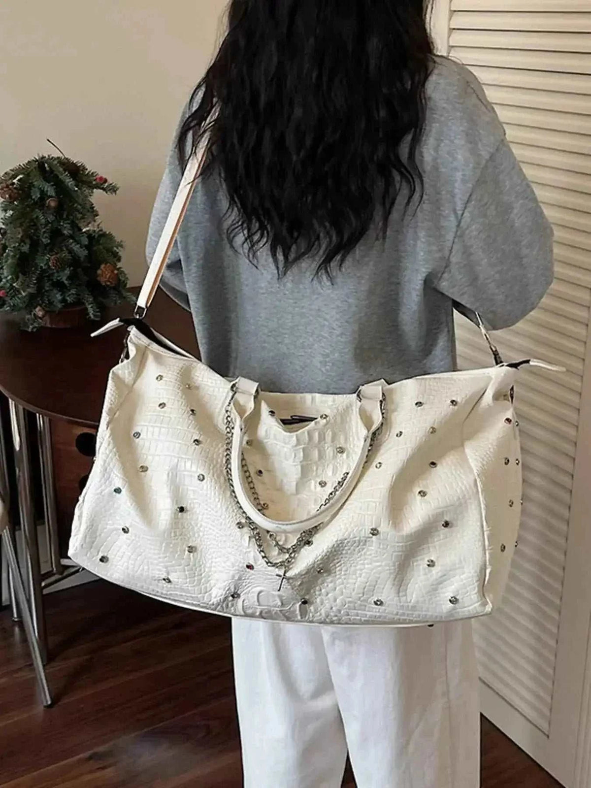 Studded Large Capacity Travel Bag