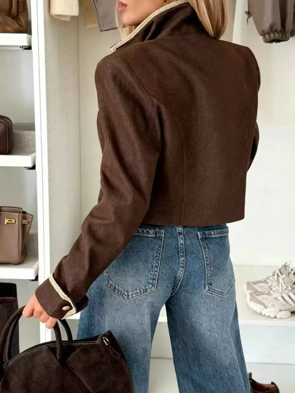 Stylish and Functional Double-Breasted Cropped Jacket