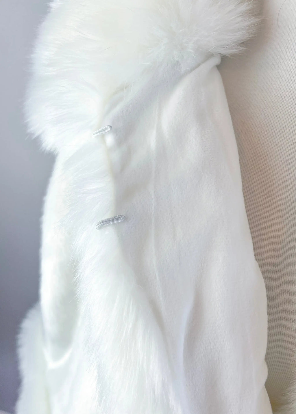 Super Warm Faux Fur Bridal Cape, Christmas Fur Cape, Wedding Fur Wrap, Bridal Faux Fur Stole Fur Shawl (OSJennifer Wht01)