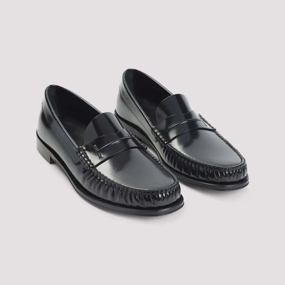 TOM FORD Elegant Leather Loafers for Men - Maven Couture IncMOCCASINS