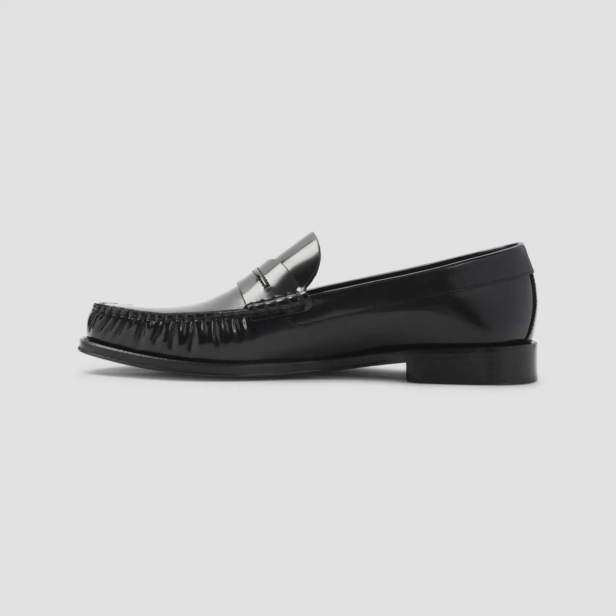 TOM FORD Elegant Leather Loafers for Men - Maven Couture IncMOCCASINS