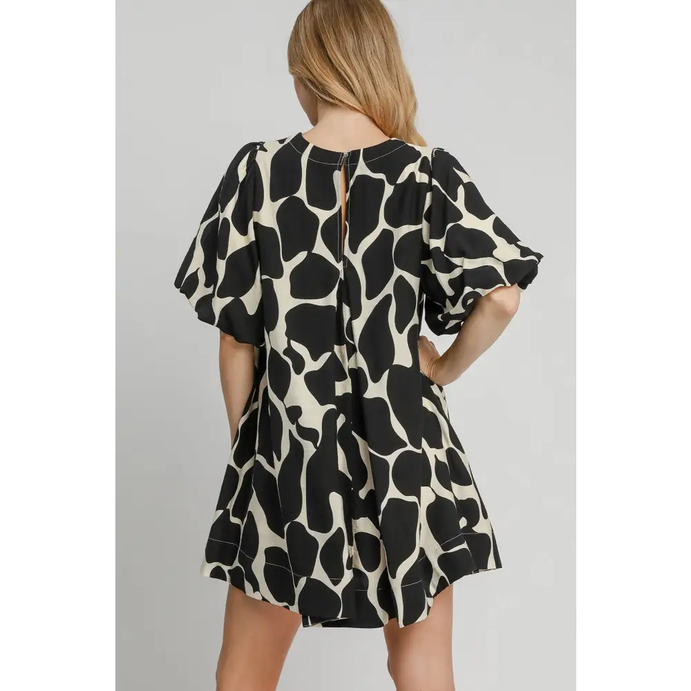 Umgee two tone abstract puff sleeve dress in luxurious size choices $49.99 the two tone abstract print puff sleeve