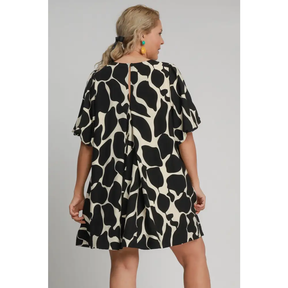 Umgee two tone abstract puff sleeve dress in luxurious size choices $49.99 the two tone abstract print puff sleeve