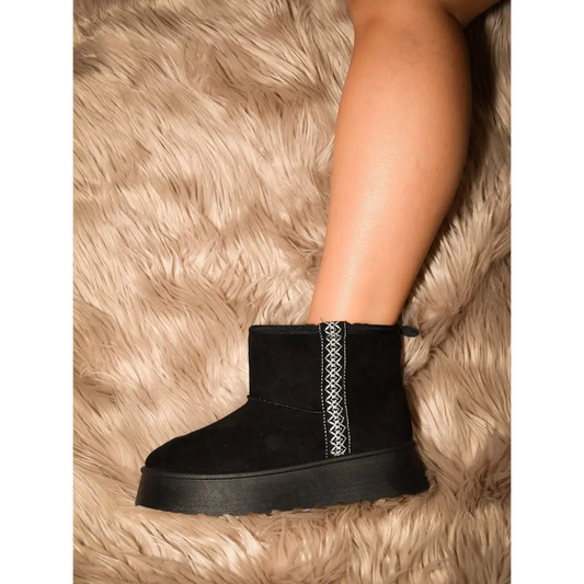 Elevate your wardrobe with wild diva round toe platform boots $18.99 the round toe platform boots are not just a trendy