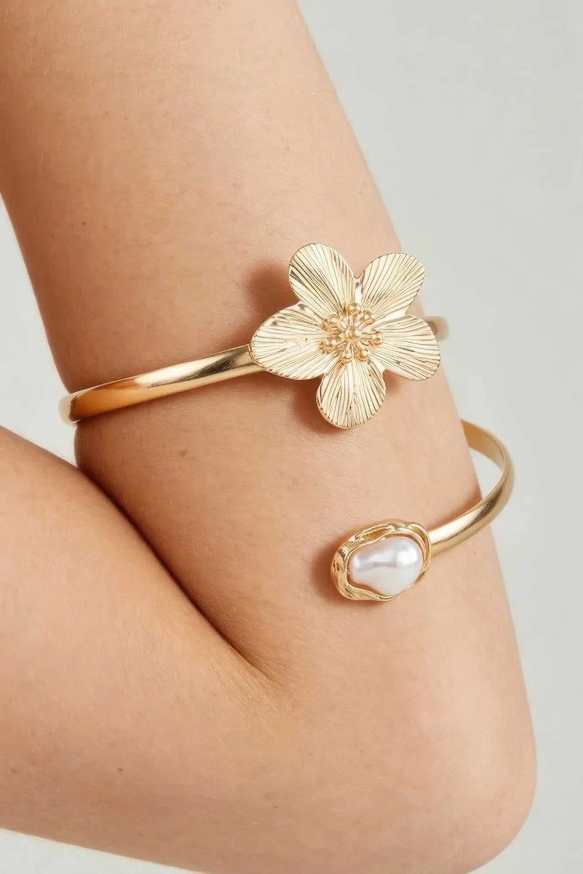 Women's Bracelet Arm Cuff Floral BYMANYC ® New York HUDSON FLOWER - New Collection