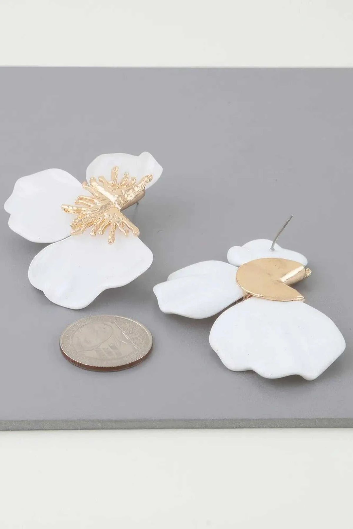 Women's Earrings Studs Floral BYMANYC ® New York HAMPTONS SCALE FLOWER - New Collection