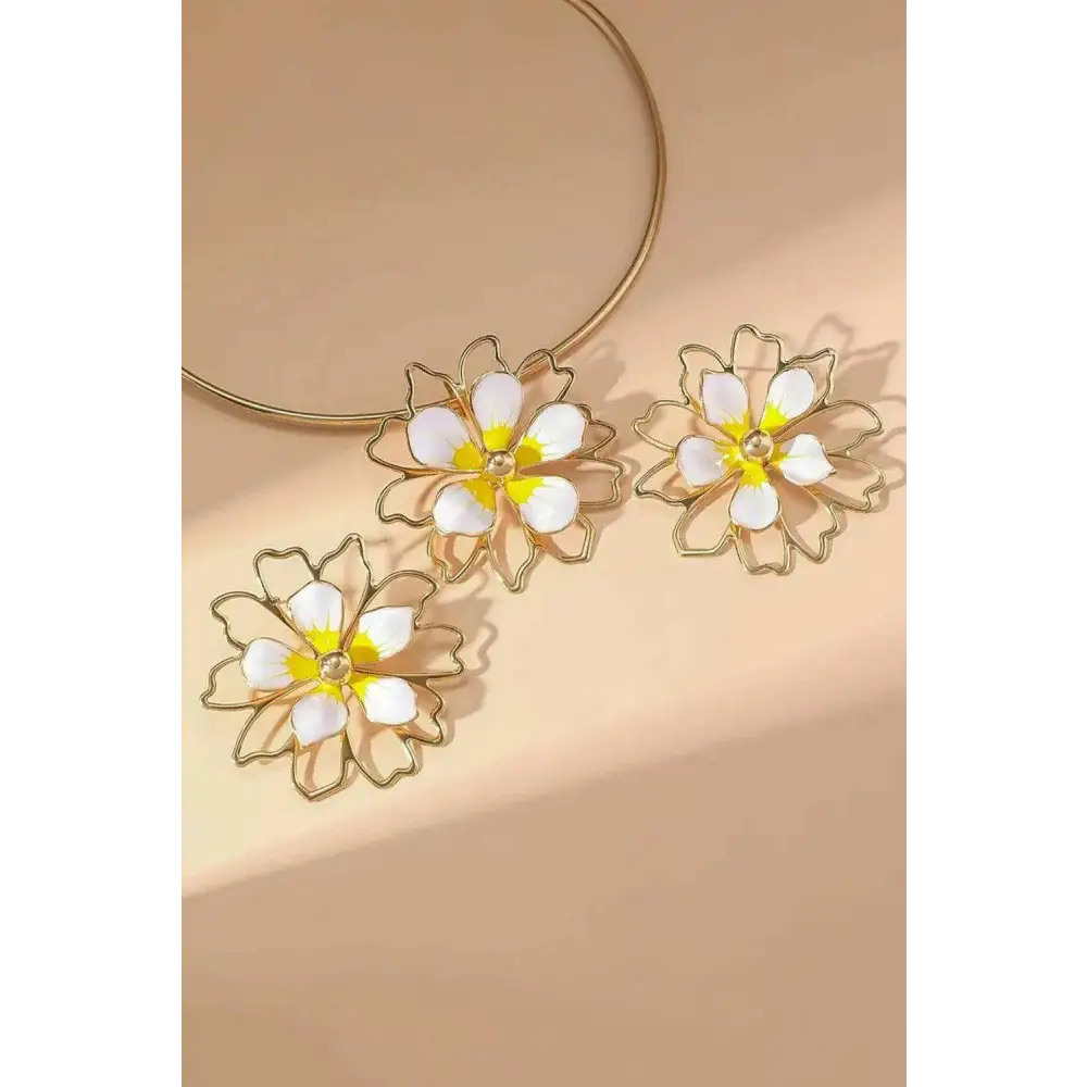 Elegant vintage flower earrings and choker for luxury fashion enthusiasts $15.87 alloy this exquisite jewelry set